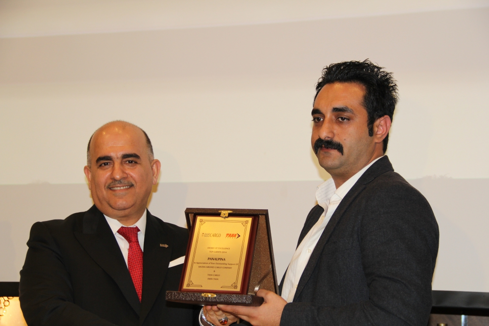 Taha Kargo iş ortaklarını ödüllendirdi 2