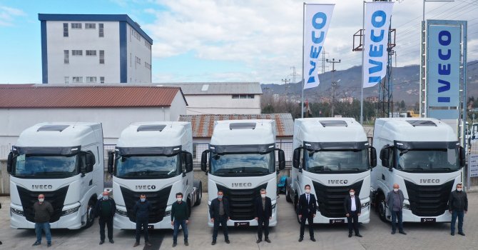 IVECO’dan Ordu’ya 5 adet S-WAY çekici teslimatı