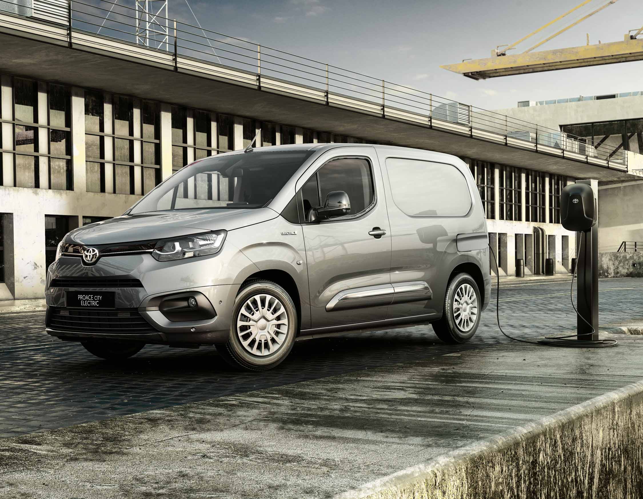 Toyota Yeni Proace City’nin Elektrikli Versiyonu Sahnede