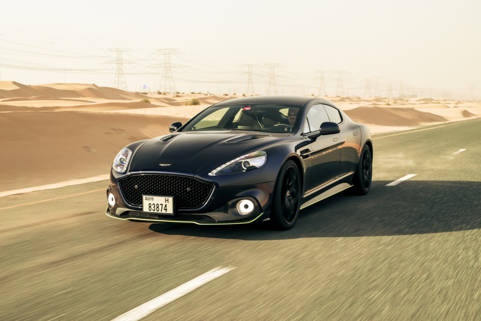 Lüks Bir Sedan: Rapide AMR