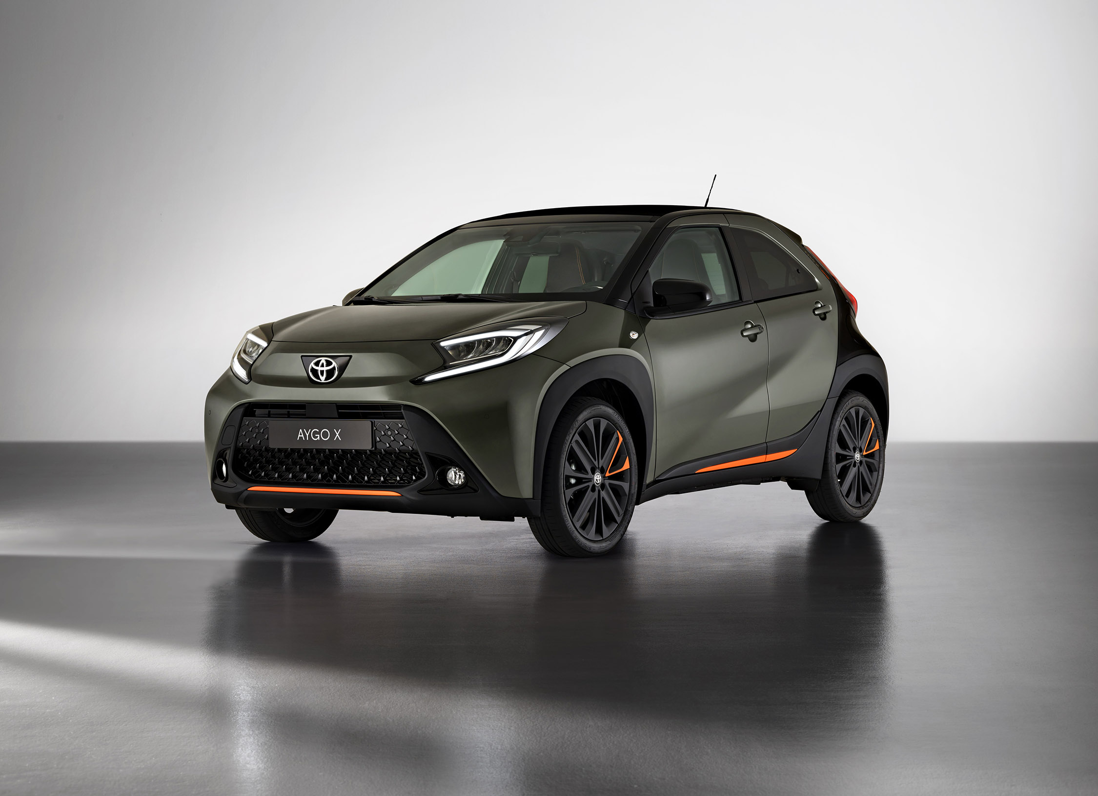 Toyota Aygo X Crossover modelinin dünya prömiyerini gerçekleştirdi