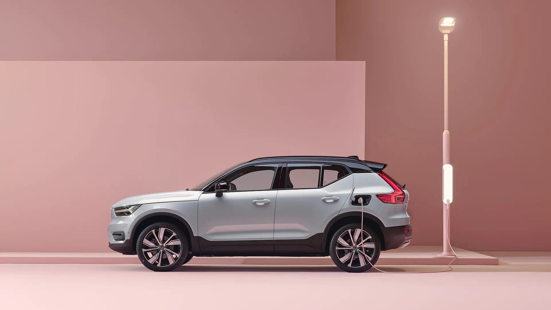 Volvo İsveç'teki fabrikasını 1 milyar dolara yeniliyor