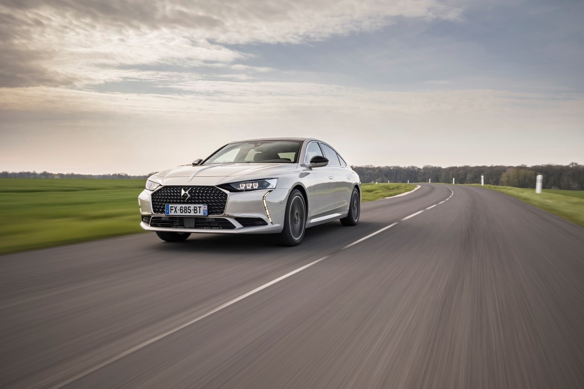 DS Automobiles’in zarif sedanı DS 9 Türkiye'de
