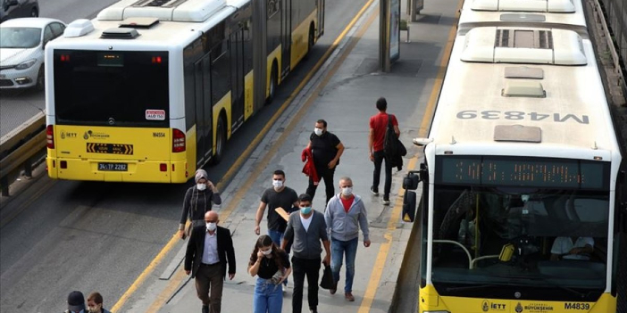 Öğrenciler toplu taşımaya yöneldi