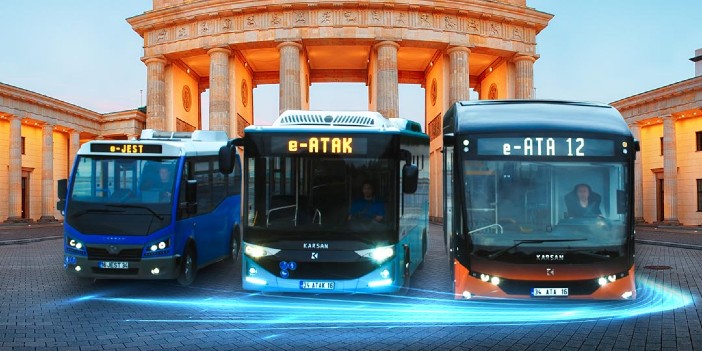 Karsan elektrikli araçlarıyla gövde gösterisi yaptı