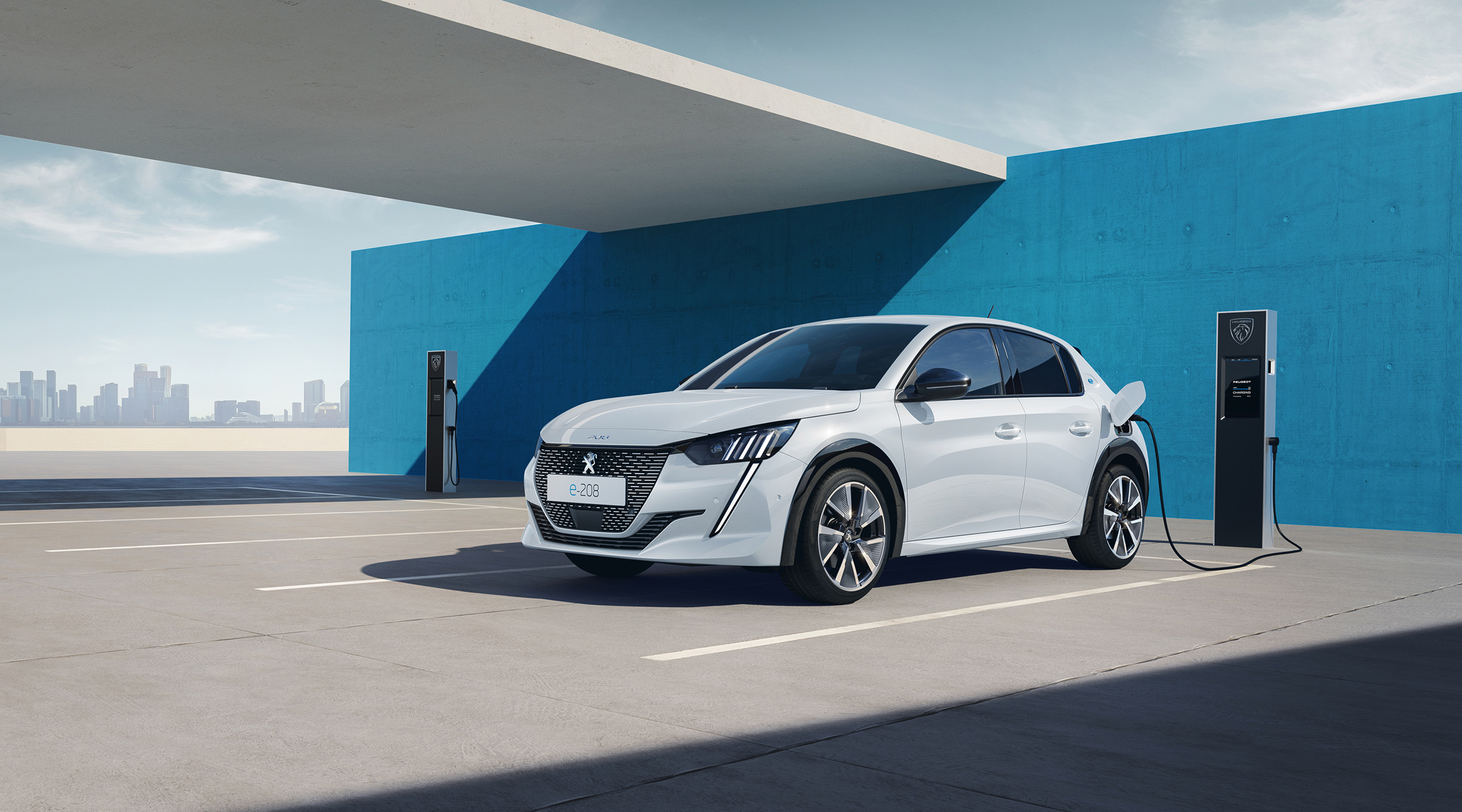 Tamamen elektrikli yeni PEUGEOT e-208