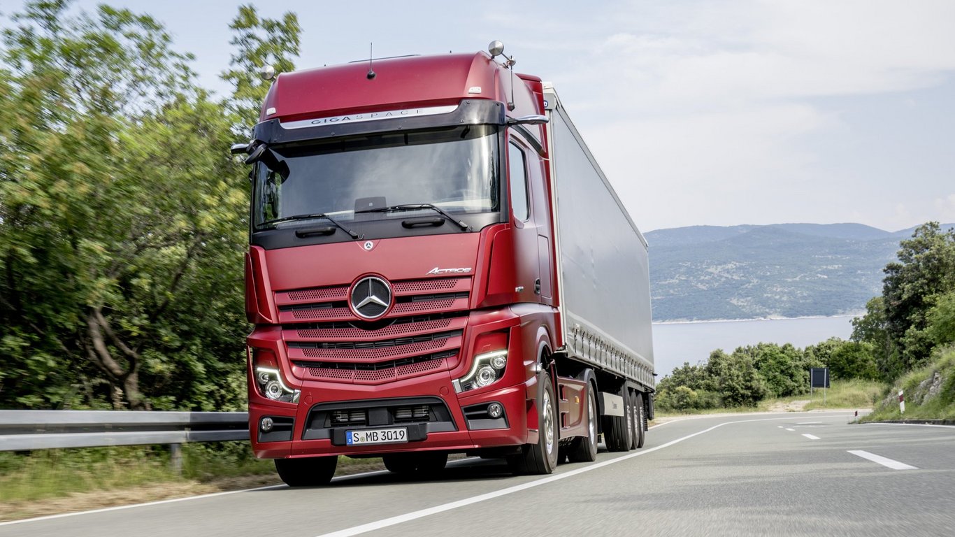 Mercedes-Benz, ikinci el kamyon ve çekici pazarında: TruckStore