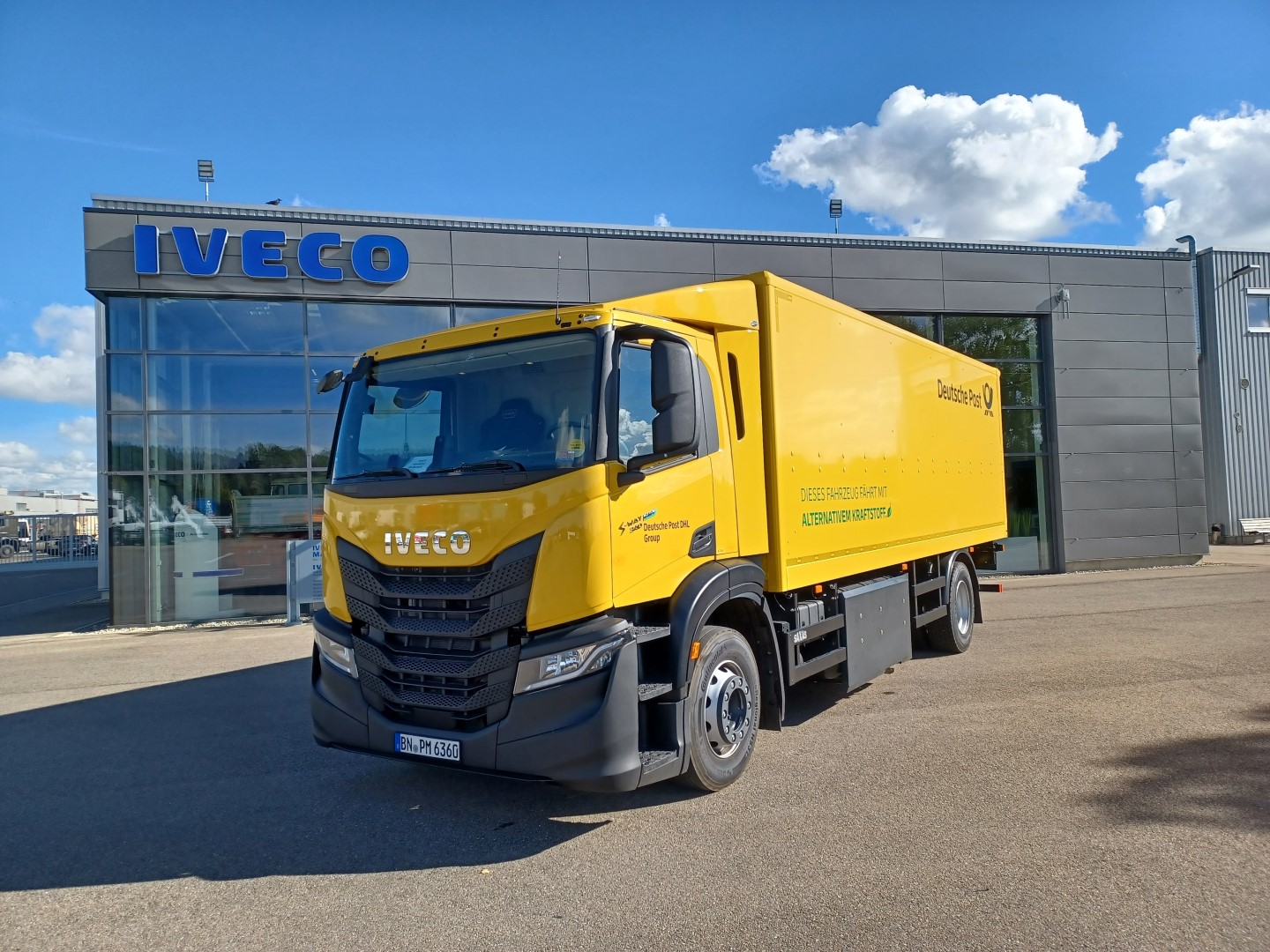 DHL, Almanya'daki sürdürülebilir filosunu 178 yeni IVECO S-WAY CNG ile genişletiyor