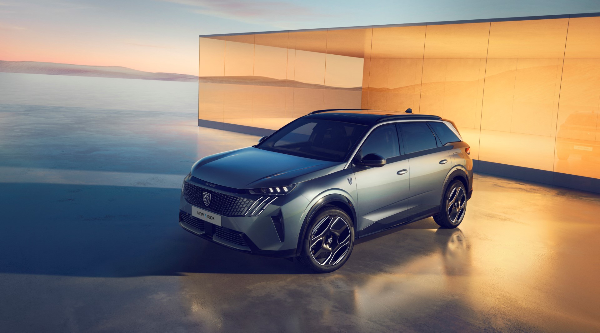 Peugeot, 7 Koltuklu Suv’u Yeni E-5008’i Tanıttı!