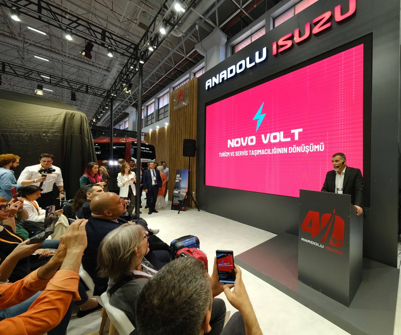 Anadolu Isuzu, yenilikçi ve çevreci araçlarıyla Busworld Türkiye Fuarı'ndaydı