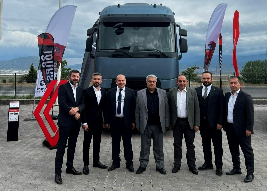 Özbabacan, Renault Trucks ile tek markalı filosunu geliştiriyor