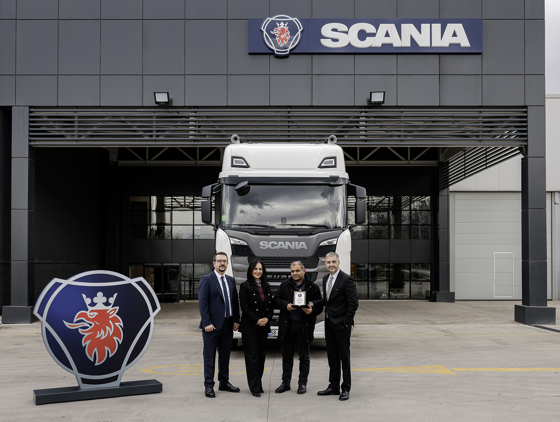 Mertrucks’tan ilk Scania teslimatı