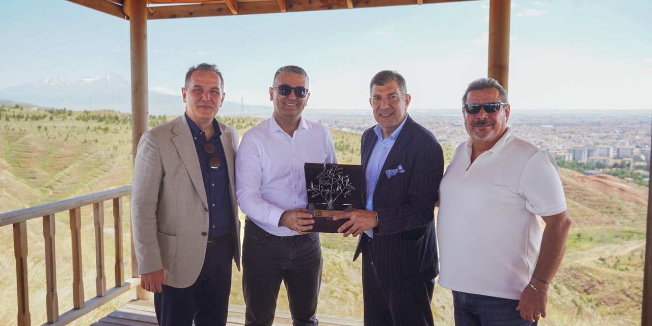 Mercedes-Benz Türk ve Kâmil Koç 100. Yılda Fidan Dikti