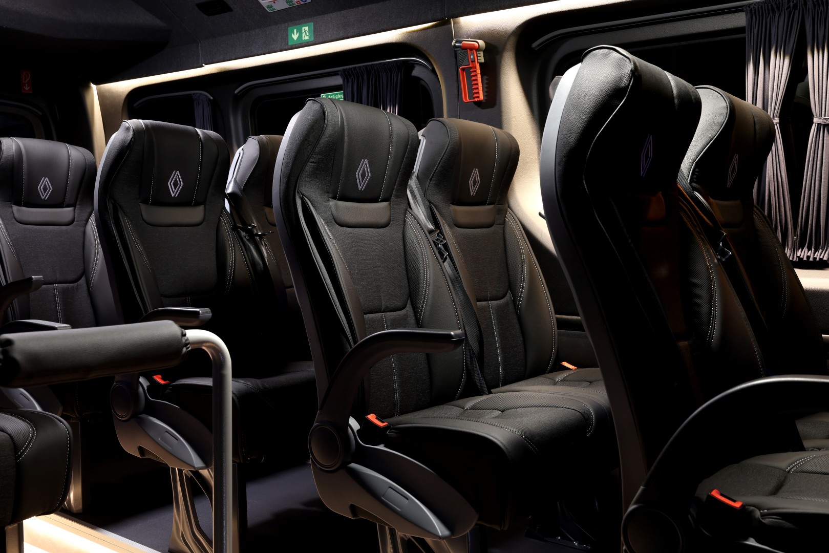 Renault Master Minibüs ve Kamyonet Yenilendi