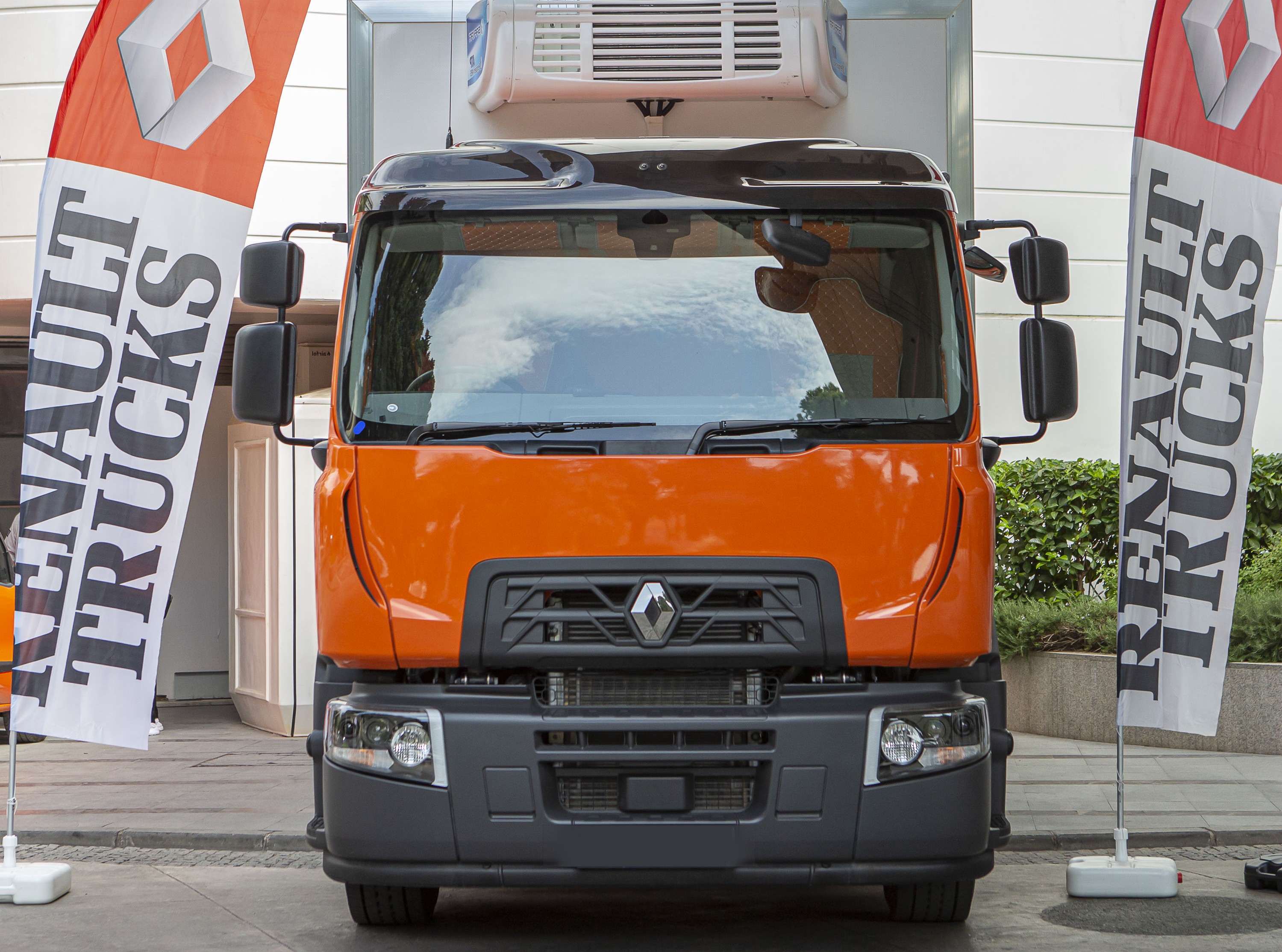 Renault Trucks'dan İzmir'de dev teslimat