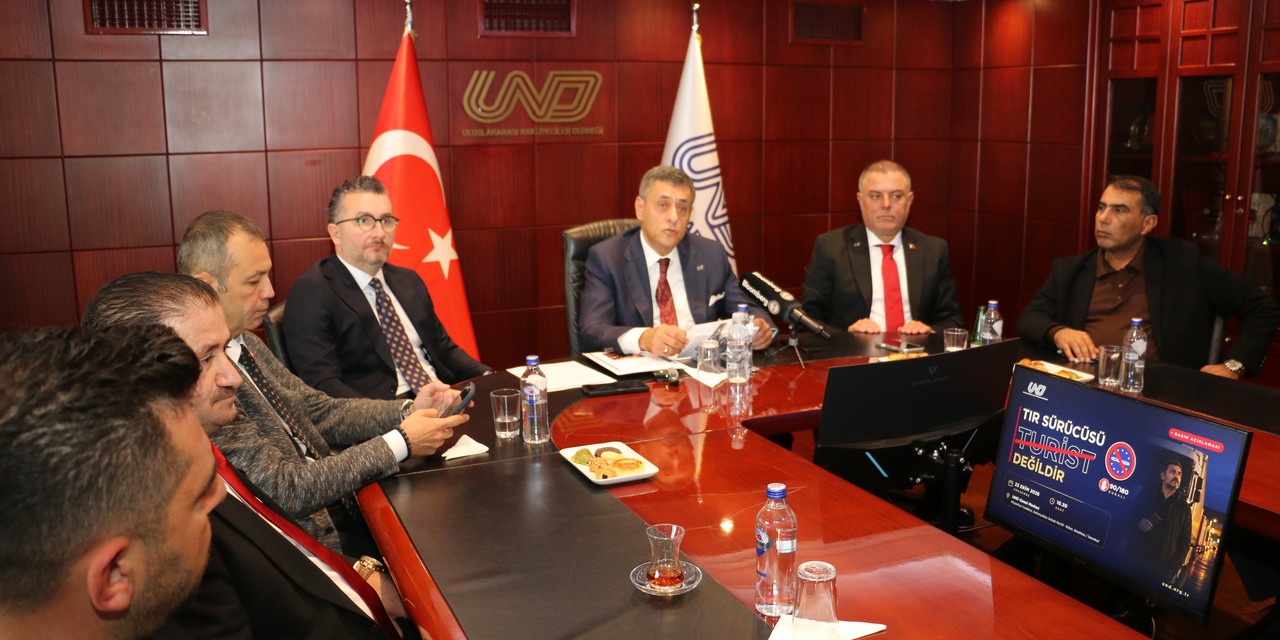 UND'den AB'ye Çağrı: 16 Km TIR Kuyruğu
