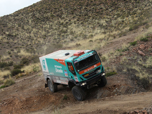 Dakar 2014: Gerard de Rooy, Iveco Powerstar’la genel sıralamanın tepesinde