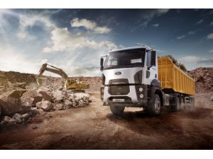 Ford Trucks'ın 6x4 Çekici modeli 3542T yollara hazır