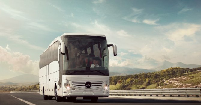 Mercedes-Benz 50. yılında lider