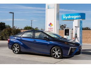 Toyota Mirai artık Paris'in taksisi