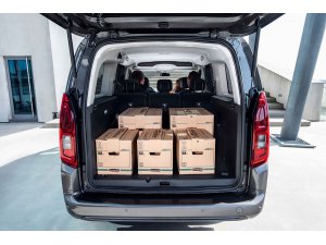 Ticari Toyota Proace City'den ilk görüntüler