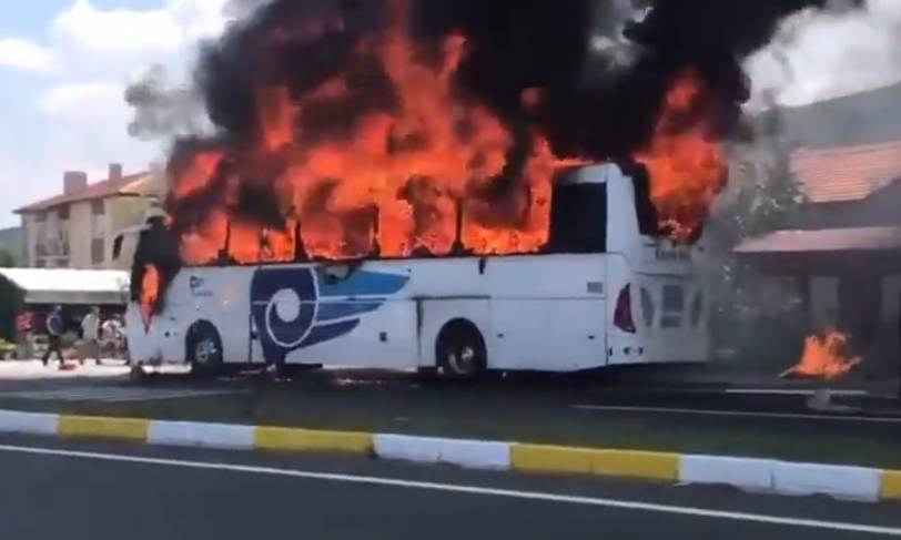 Yolcu otobüslerine bir kapı daha ilave edilmeli