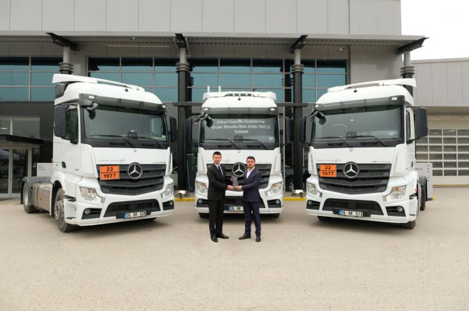 (5)-mercedes-benz-turk---koksal-ulastirma-hizmetleri-40-adet-actros-teslimati-(medium).jpg