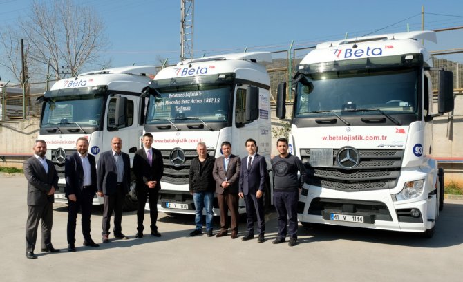 (7)-mercedes-benz-turk---betatrans-lojistik-30-adet-actros-teslimati-(medium).jpg