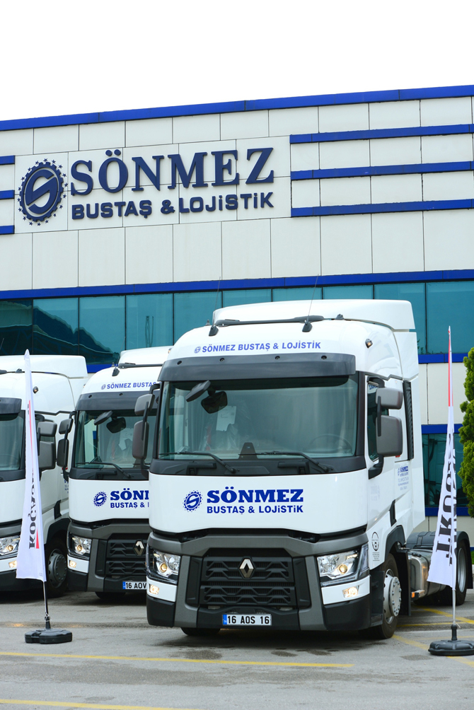 1461237918_renault_trucks_sonmez_bustas_teslimat_gorseli_6.jpg