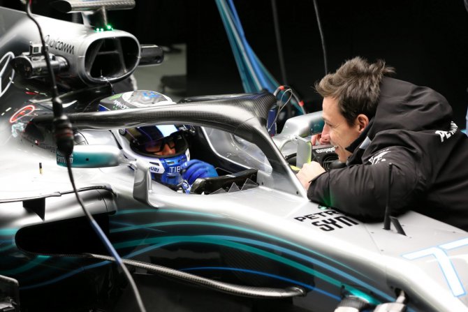 1520957209_2018_f1_w09eqpower_car_launch_mercedesamgpetronasmotorsport_m147638-(medium).jpg
