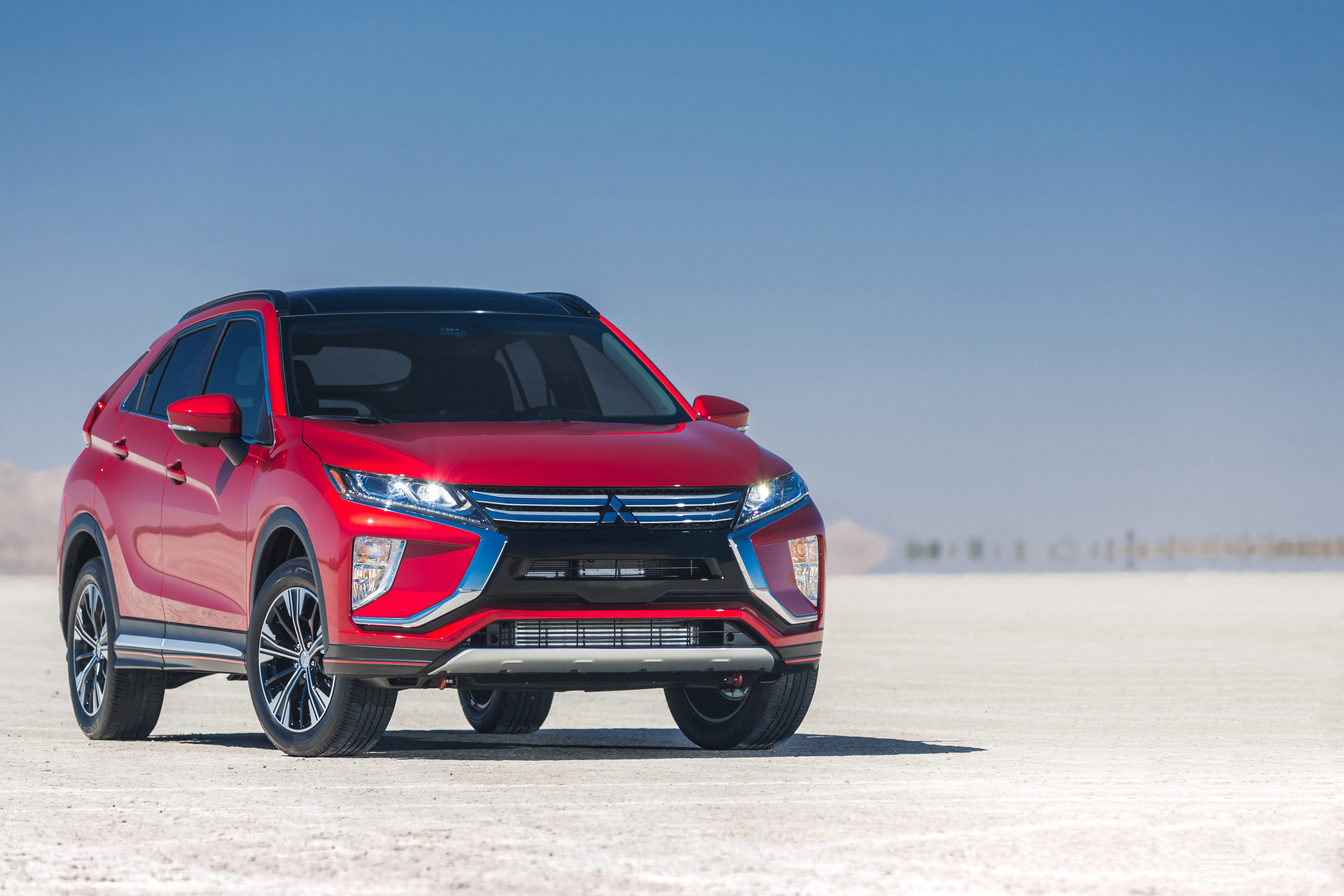 1576851903_mitsubishi_eclipse_cross___5_.jpg