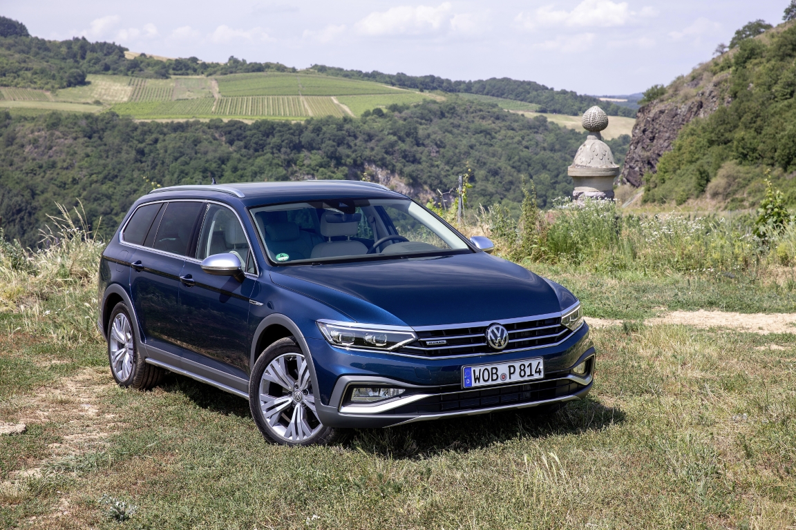 1631531471-vw-passat-alltrack-2.jpg
