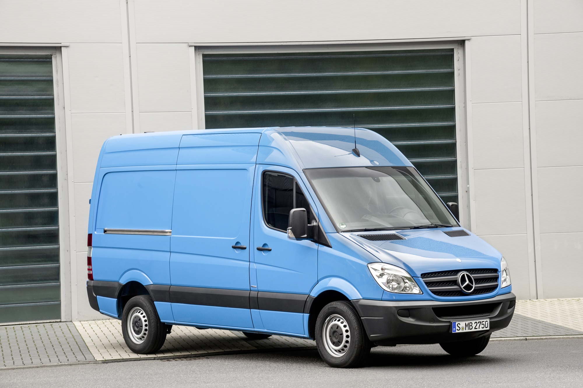 mercedes-benz-sprinter-25-yasinda-2006-2013-panelvan.jpg