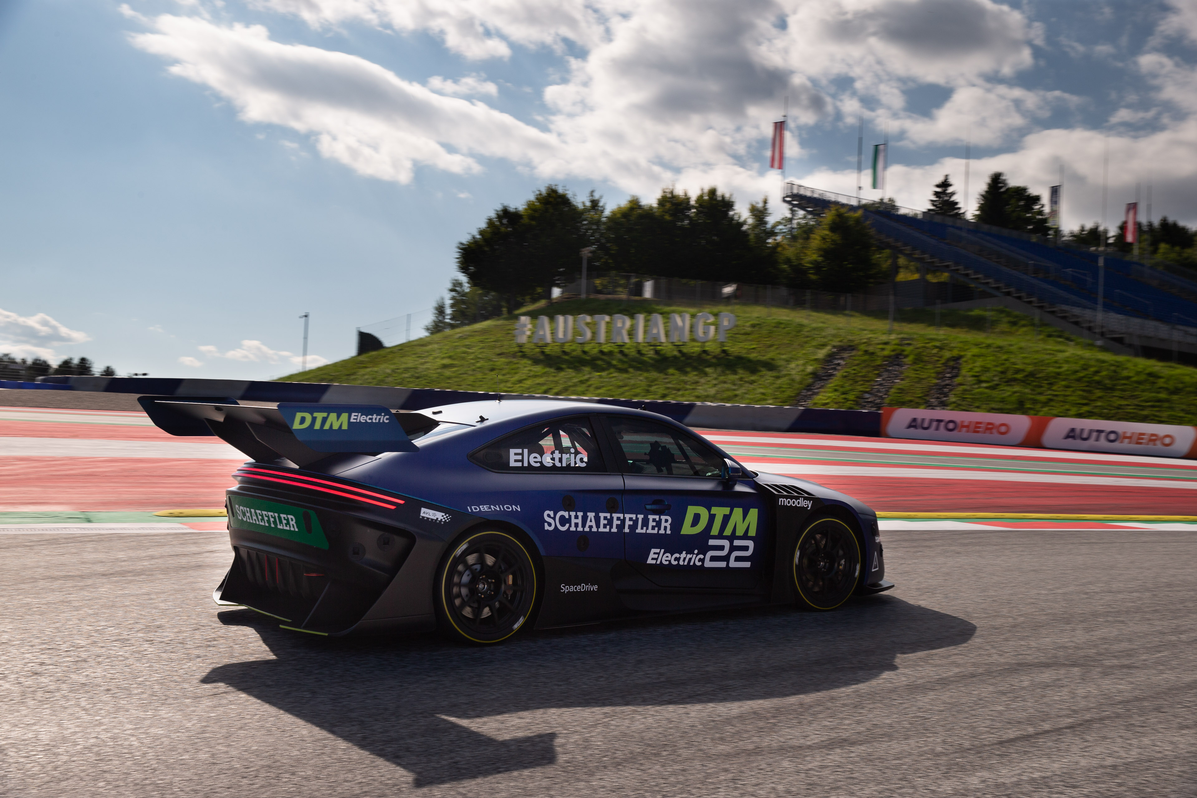 2021-dtm-05-suer-0052-001.jpg