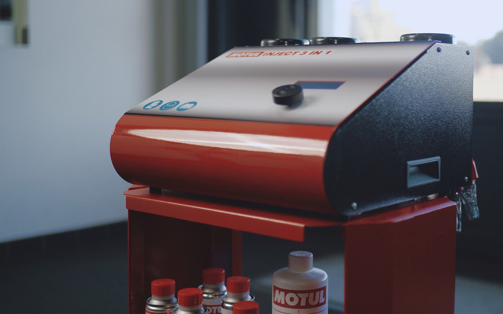 1635410613-motulinject2.jpg