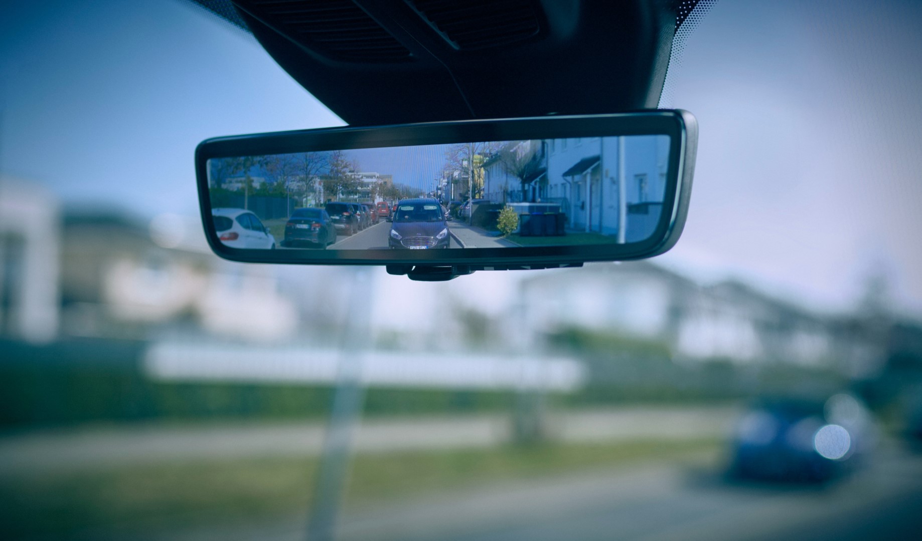 1636112020-digital-rear-view-mirror-screen.jpg