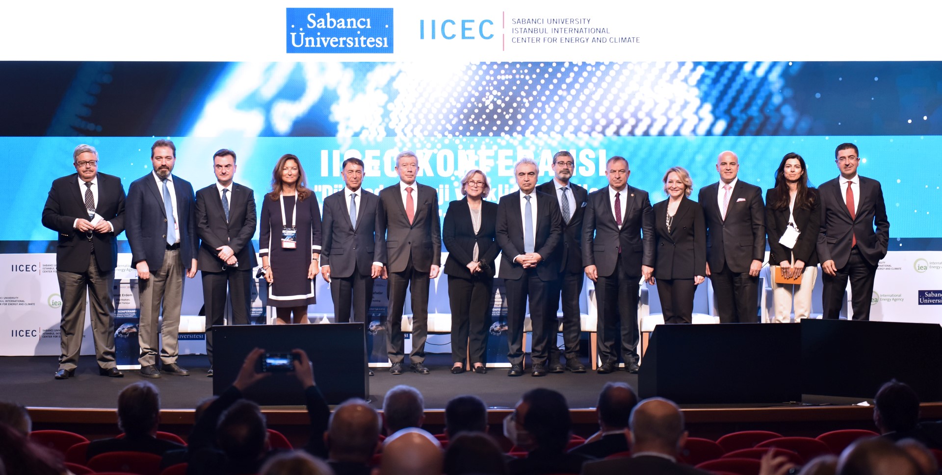 1636718924-iicec-konferans-2.jpg