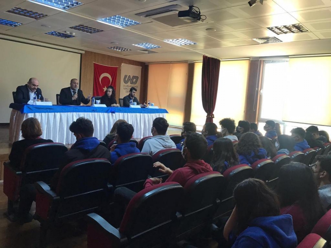 und-mersin-yonetim-kurulu-ulastirma-lisesi-ogrencileri-ile-bulustu-3.jpeg