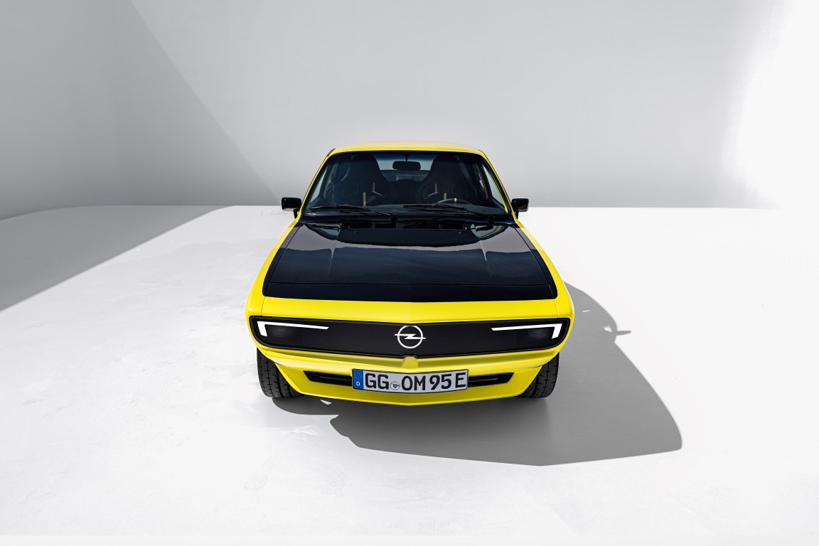 02-opel-manta-gse.jpg