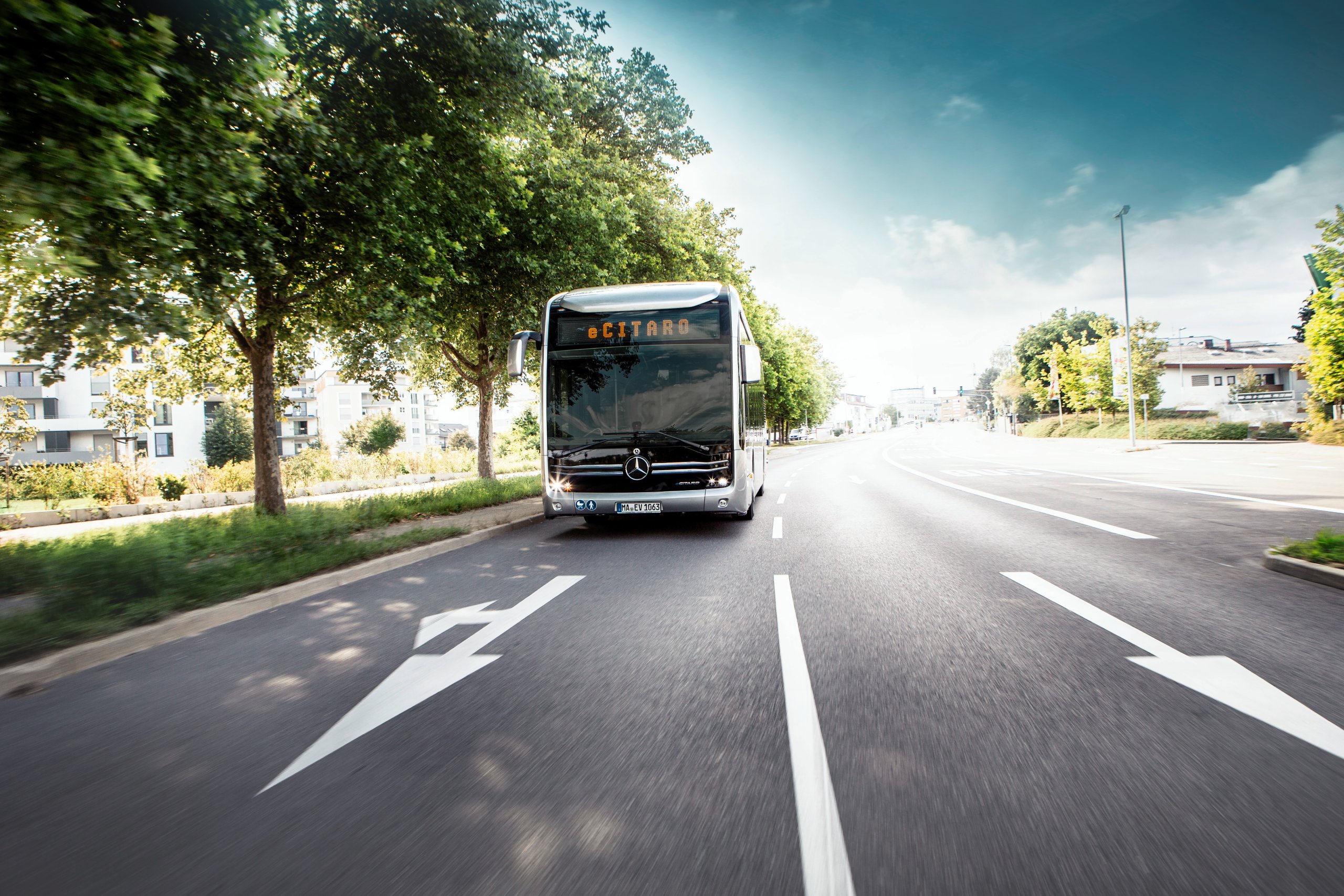 mercedes-benz-ecitaro-solo-ile-elektrikli-sehir-ici-otobusleri-icin-yeni-bir-standart-belirliyor-03.jpg