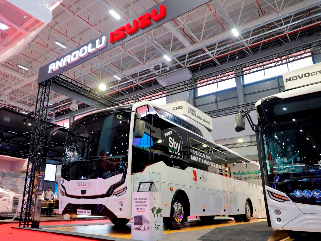 1653564905-isuzu-kendo-sustainable-bus-of-the-year-2022-sda.jpg