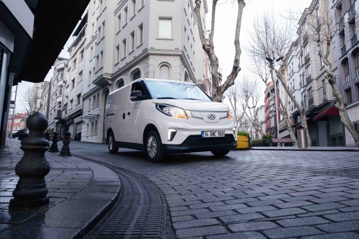 maxus-e-deliver-3-1-small.jpg