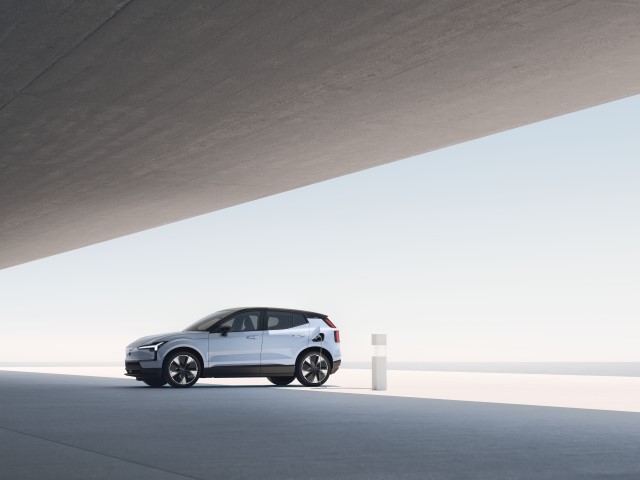 313309-volvo-ex30-exterior-small.jpg