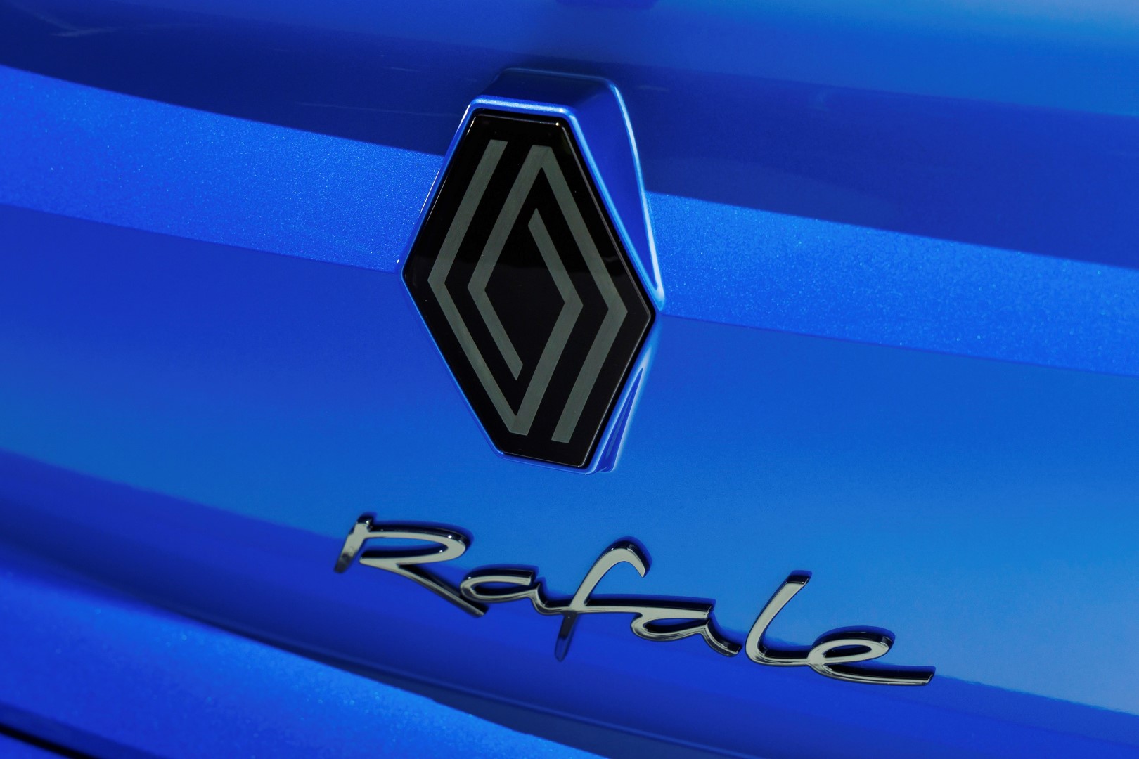 1687163405-all-new-renault-rafale-alpine-blue-5.jpg