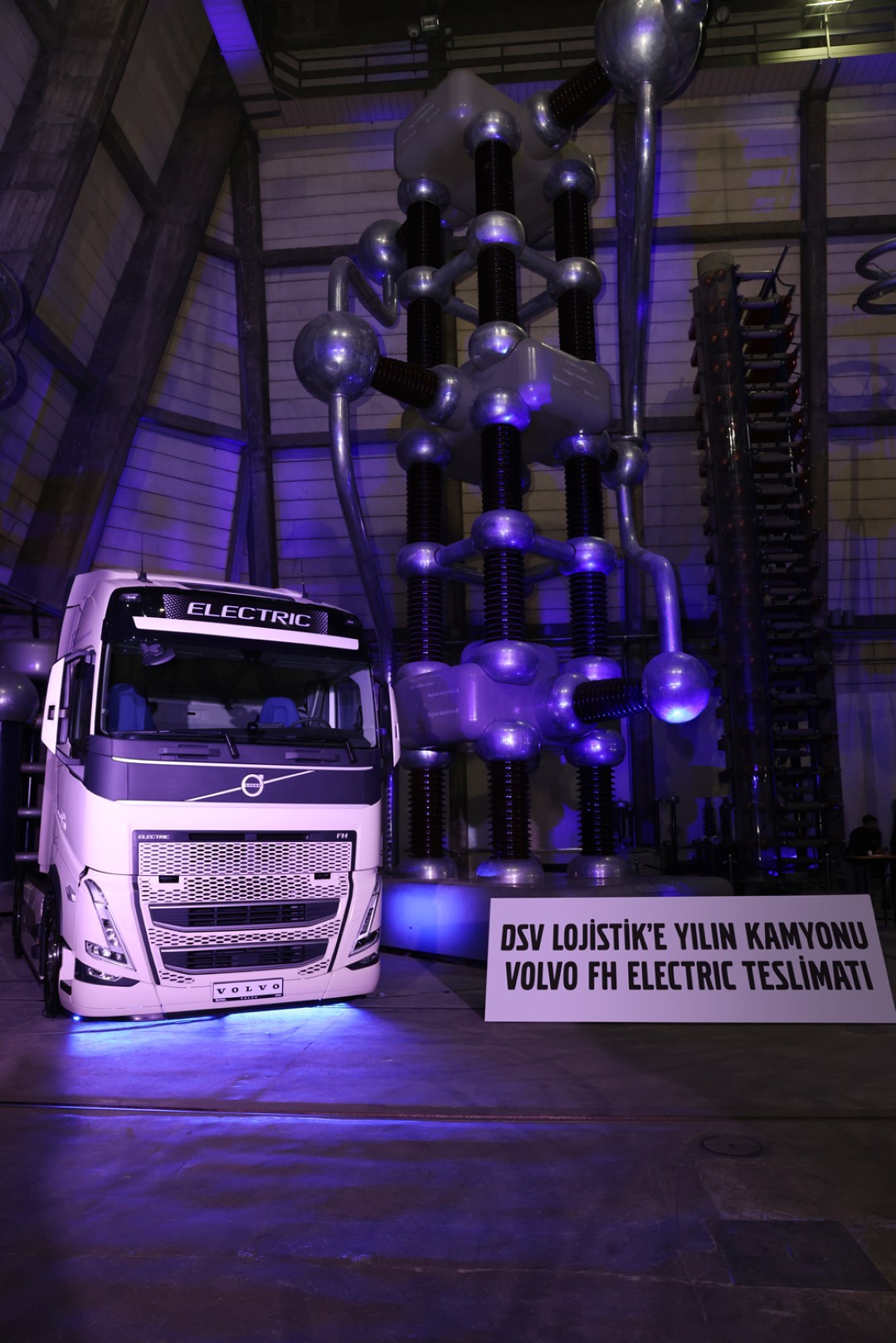 volvo-fh-electric.jpg