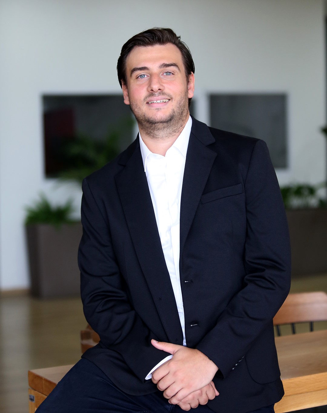 1708347409-kaan-c-mert.jpg