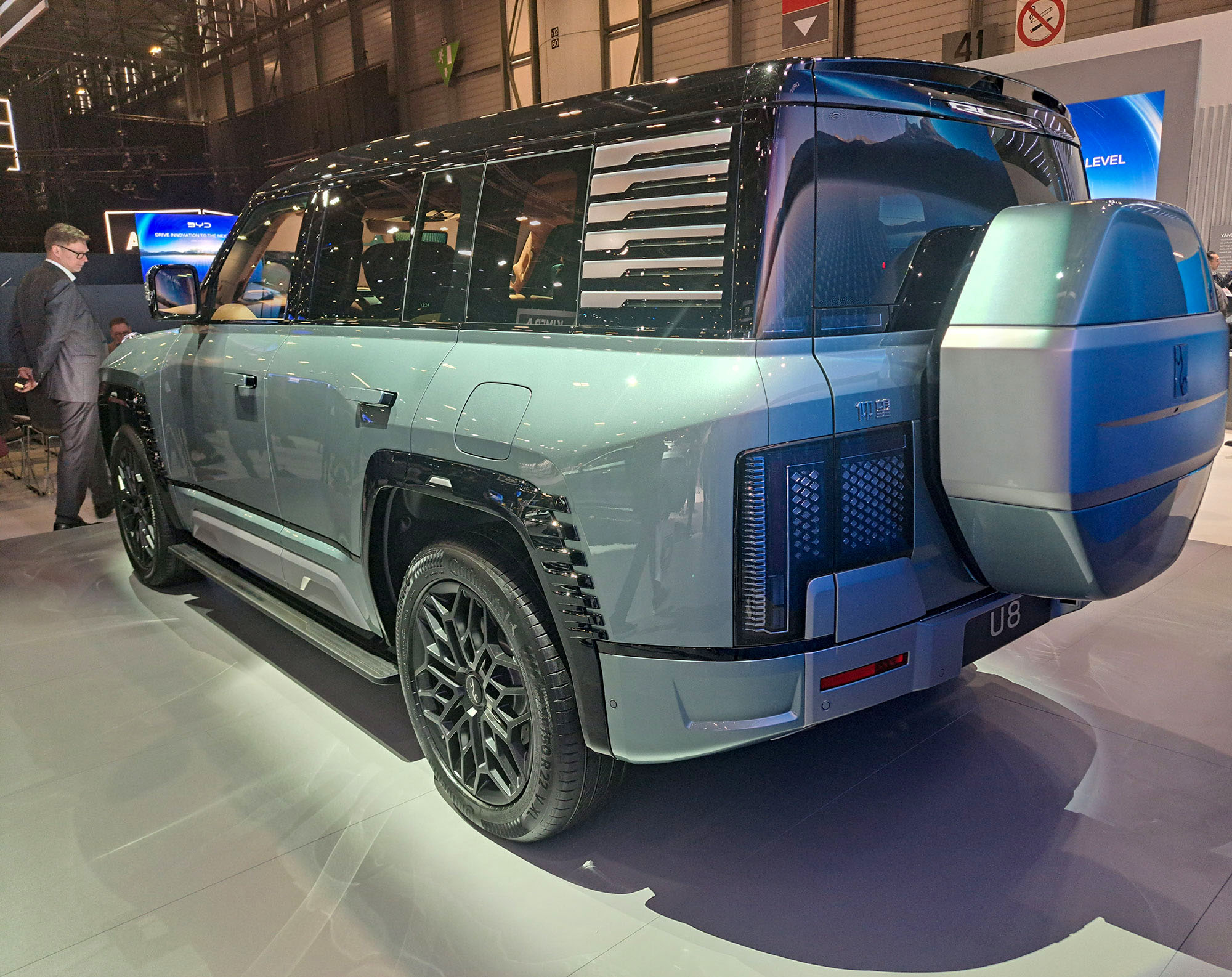 yangwang-u8-2.jpg