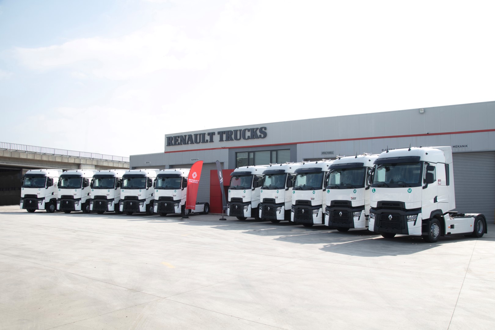 1709810296-renault-trucks-o-zc-elik-transport-teslimat-3.jpg