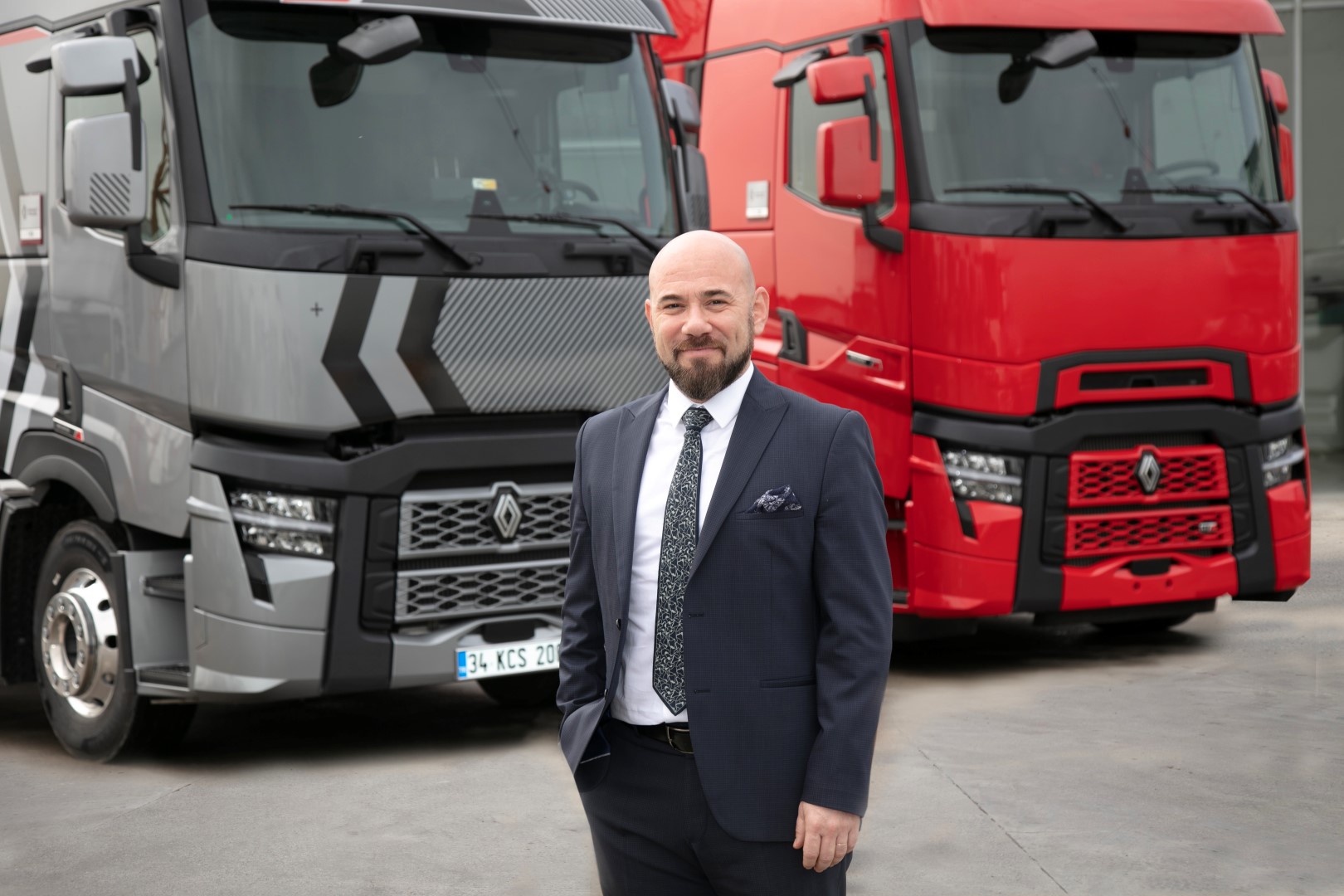 1711627110-renault-trucks-mehmet-dog-an-go-rsel-1.jpeg