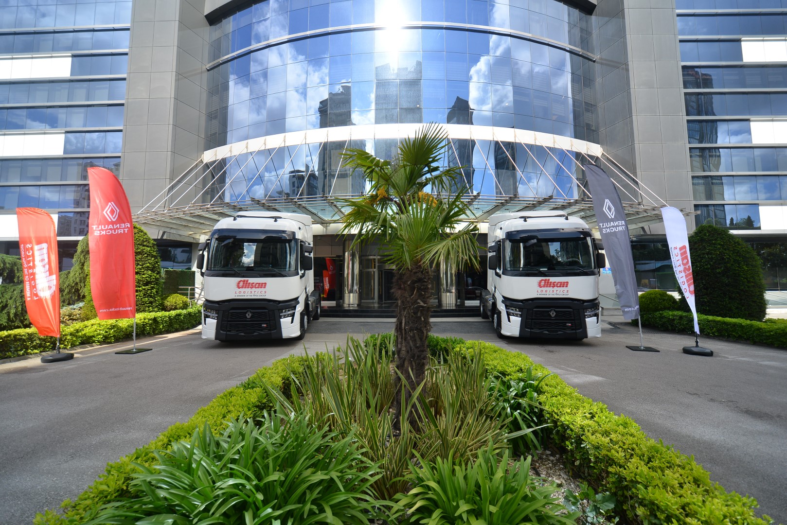 1715860804-renault-trucks-al-s-an-lojistik-go-rsel-6.jpg